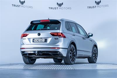 2017 Volkswagen Tiguan - Thumbnail