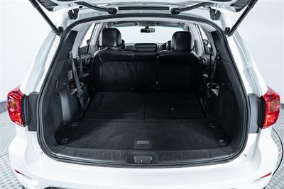 2018 Nissan Pathfinder - Thumbnail