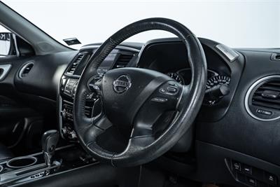 2018 Nissan Pathfinder - Thumbnail