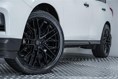 2018 Nissan Pathfinder - Thumbnail