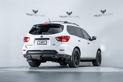 2018 Nissan Pathfinder - Thumbnail