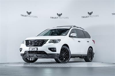 2018 Nissan Pathfinder - Thumbnail