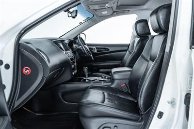 2018 Nissan Pathfinder - Thumbnail