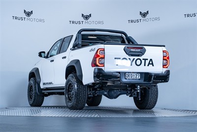 2024 Toyota Hilux - Thumbnail