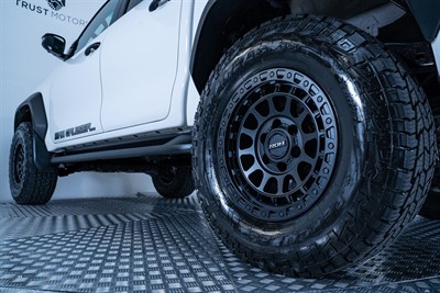2024 Toyota Hilux - Thumbnail