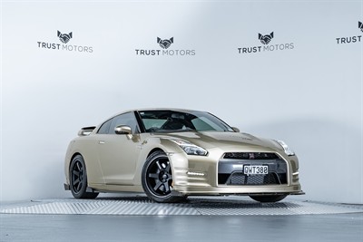 2015 Nissan GTR - Thumbnail