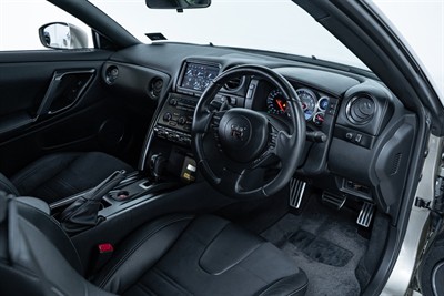 2015 Nissan GTR - Thumbnail
