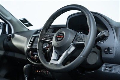 2025 Nissan Navara - Thumbnail
