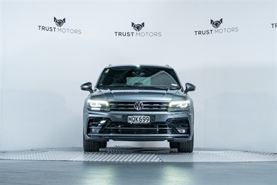 2020 Volkswagen Tiguan - Thumbnail
