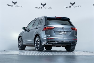 2020 Volkswagen Tiguan - Thumbnail