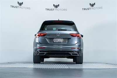 2020 Volkswagen Tiguan - Thumbnail