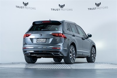 2020 Volkswagen Tiguan - Thumbnail