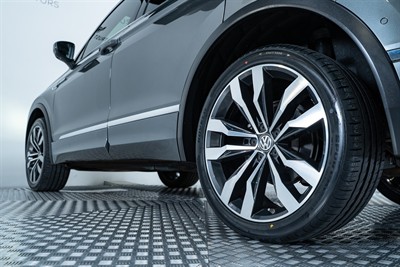 2020 Volkswagen Tiguan - Thumbnail