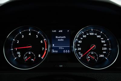 2015 Volkswagen Golf - Thumbnail