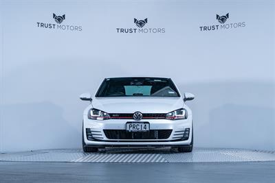 2015 Volkswagen Golf - Thumbnail