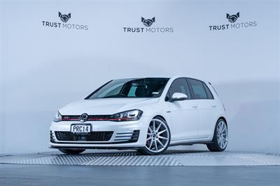2015 Volkswagen Golf - Thumbnail