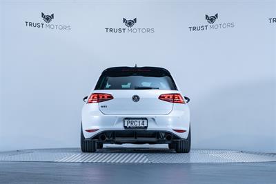 2015 Volkswagen Golf - Thumbnail