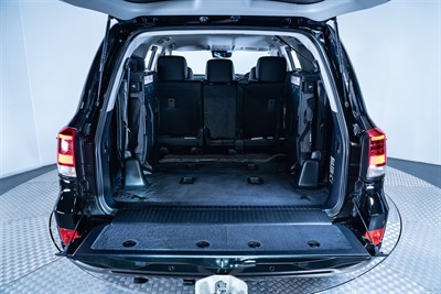 2017 Toyota Landcruiser - Thumbnail