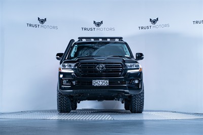 2017 Toyota Landcruiser - Thumbnail