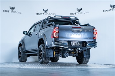2022 Toyota Hilux - Thumbnail