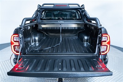2022 Toyota Hilux - Thumbnail