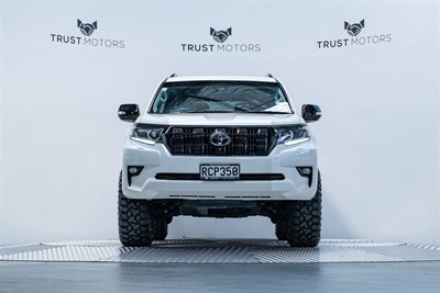2018 Toyota Landcruiser Prado - Thumbnail