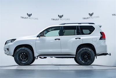 2018 Toyota Landcruiser Prado - Thumbnail
