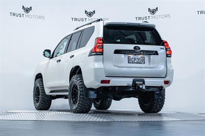 2018 Toyota Landcruiser Prado - Thumbnail