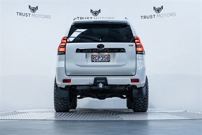 2018 Toyota Landcruiser Prado - Thumbnail