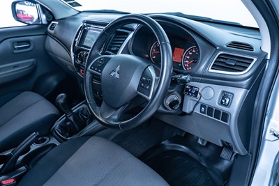 2016 Mitsubishi Triton - Thumbnail