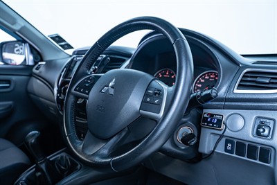 2016 Mitsubishi Triton - Thumbnail