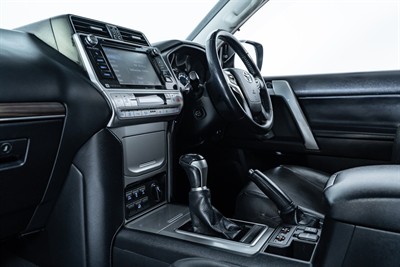 2018 Toyota Landcruiser Prado - Thumbnail