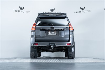 2018 Toyota Landcruiser Prado - Thumbnail