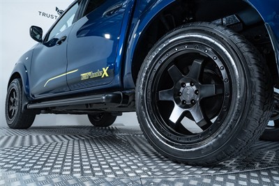 2019 Nissan Navara - Thumbnail