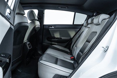 2016 Kia Sportage - Thumbnail