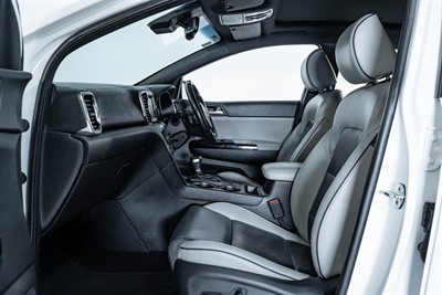 2016 Kia Sportage - Thumbnail