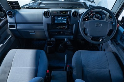 2022 Toyota Landcruiser - Thumbnail
