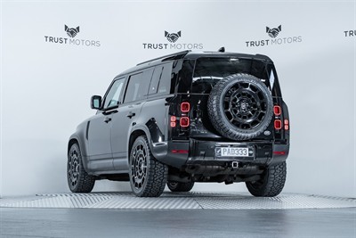 2020 Land Rover Defender - Thumbnail