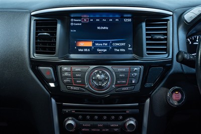 2018 Nissan Pathfinder - Thumbnail