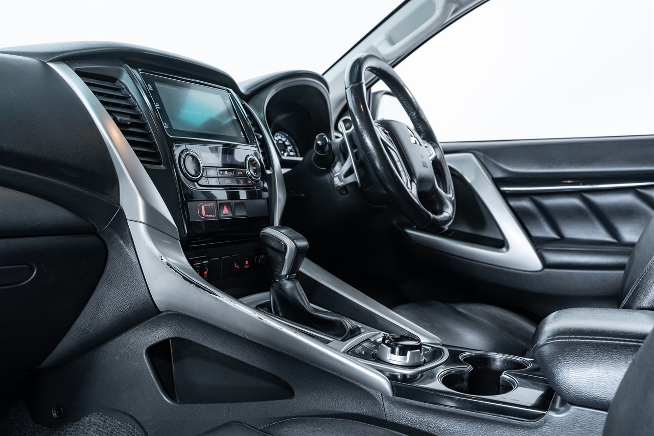 2017 Mitsubishi Pajero Sport