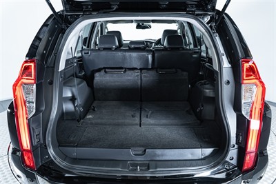 2016 Mitsubishi Pajero Sport - Thumbnail