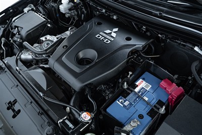 2016 Mitsubishi Pajero Sport - Thumbnail