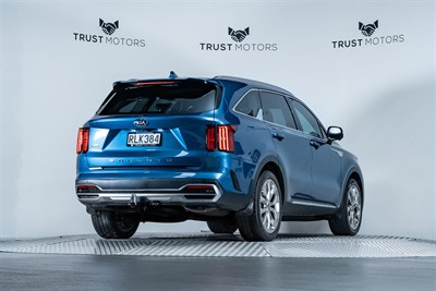 2020 Kia Sorento - Thumbnail
