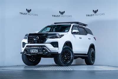 2021 Toyota Fortuner - Thumbnail