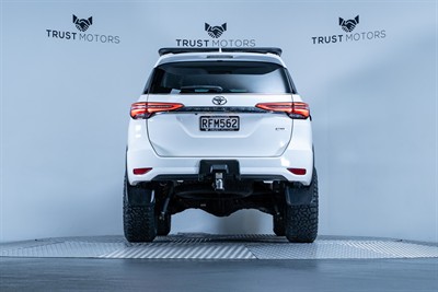 2021 Toyota Fortuner - Thumbnail