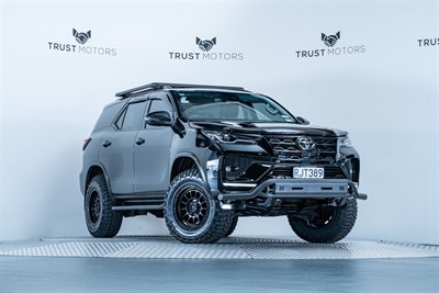 2021 Toyota Fortuner - Thumbnail