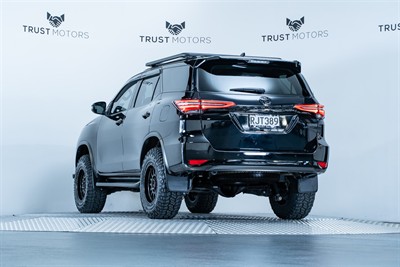 2021 Toyota Fortuner - Thumbnail