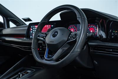 2022 Volkswagen Golf - Thumbnail