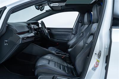 2022 Volkswagen Golf - Thumbnail