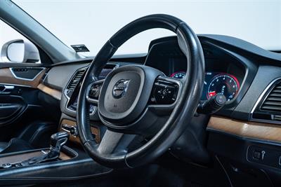 2015 Volvo Xc90 - Thumbnail